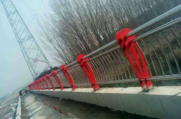 橋梁護欄